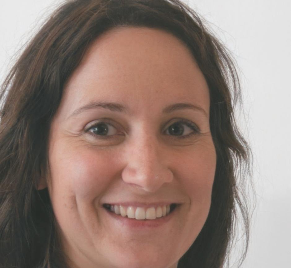 Professora especialista em análise financeira